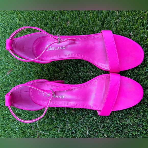 Pink heels - Picture 2 of 3